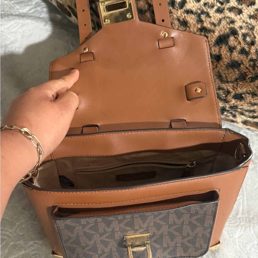 Michael Kors Manhattan Brown  Print Satchel - Picture 5 of 8